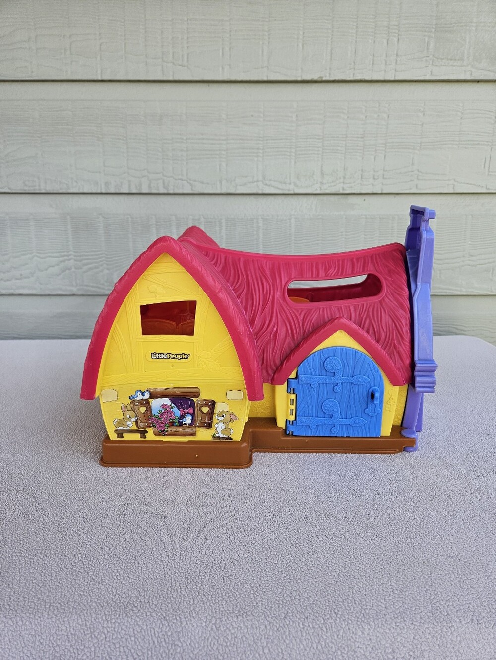 Fisher-Price Little People Disney Snow White Dwarfs Musical Cottage ONLY Works